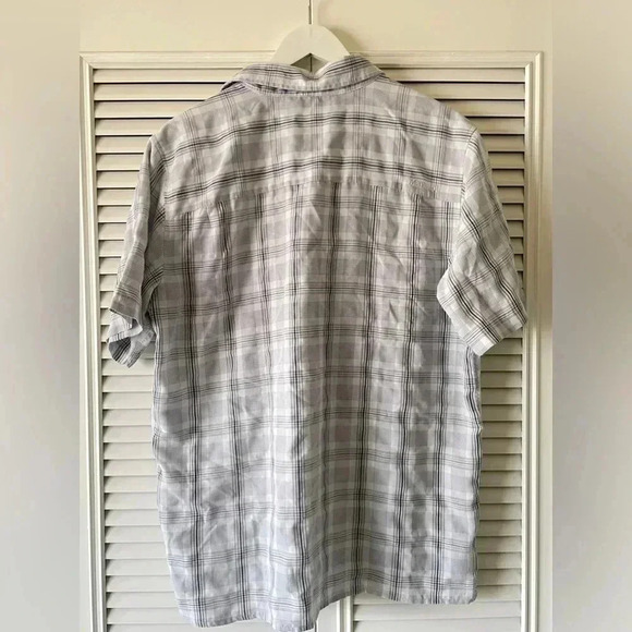Marmot Mens Button Up Short Sleeve Shirt Size Large Black Gray Plaid Outdoor - Picture 2 of 7